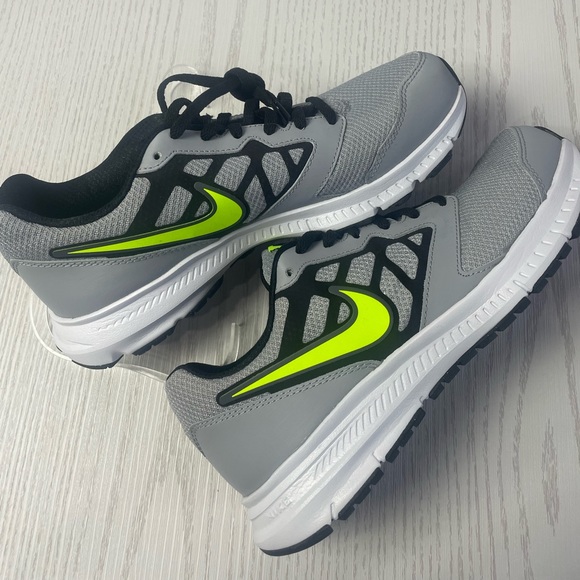 Nike Downshifter Sneakers in Grey, Volt & Black Men Sz 7 - Picture 3 of 12
